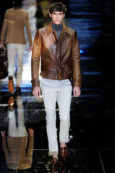 Look 11